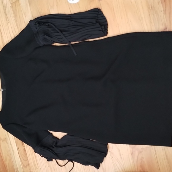 Tahari black long sleeve dress Sz 8 Beautiful design, long expose zipper in back - Picture 11 of 15